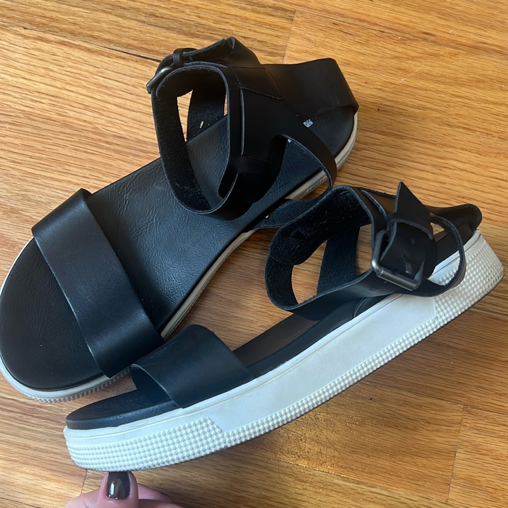 MIA Black Sandals